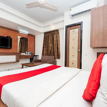 Hotel Balwas 수라트 외부 사진