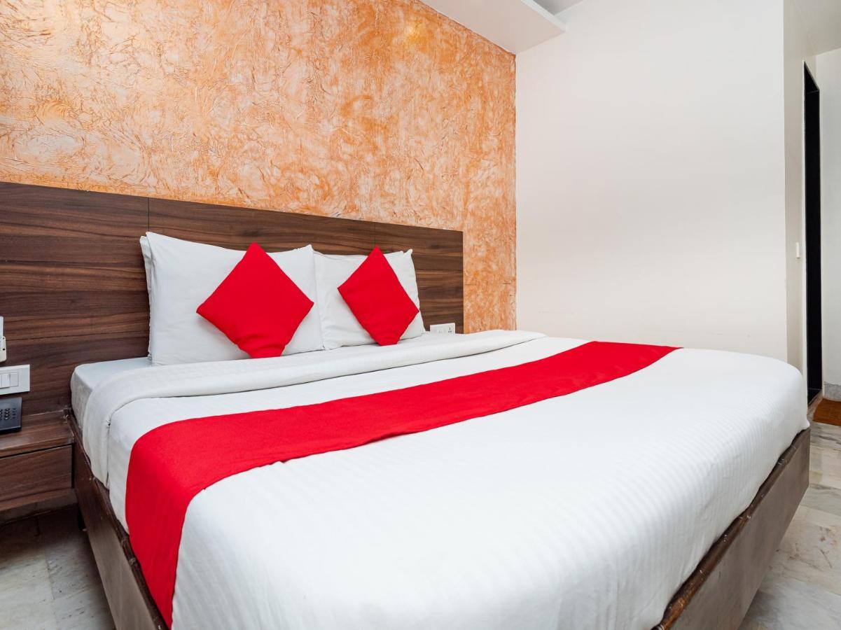 Hotel Balwas 수라트 외부 사진