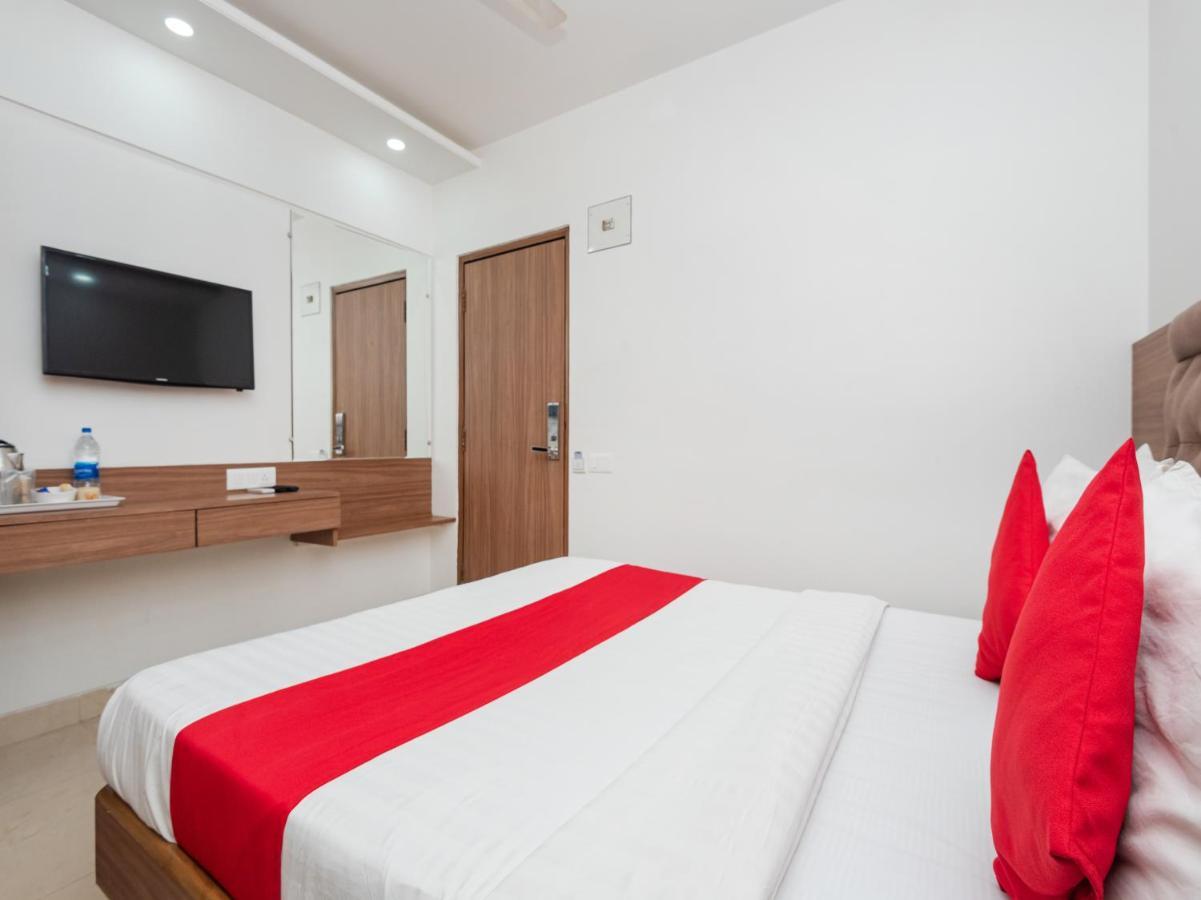 Hotel Balwas 수라트 외부 사진
