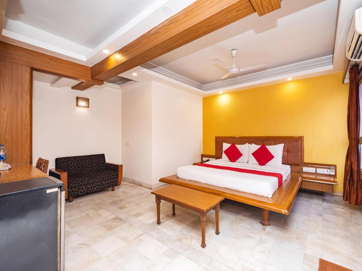 Hotel Balwas 수라트 외부 사진