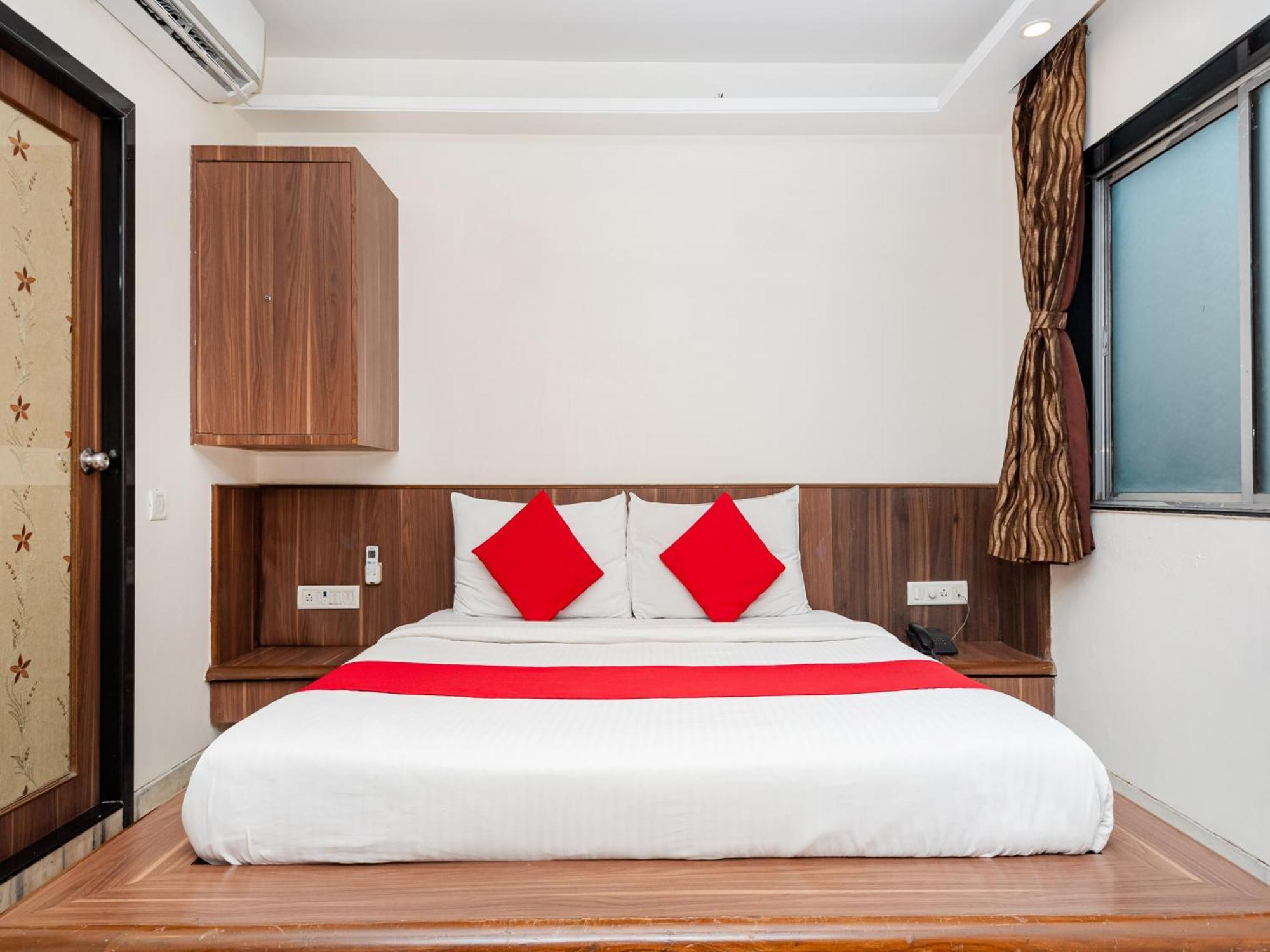 Hotel Balwas 수라트 외부 사진