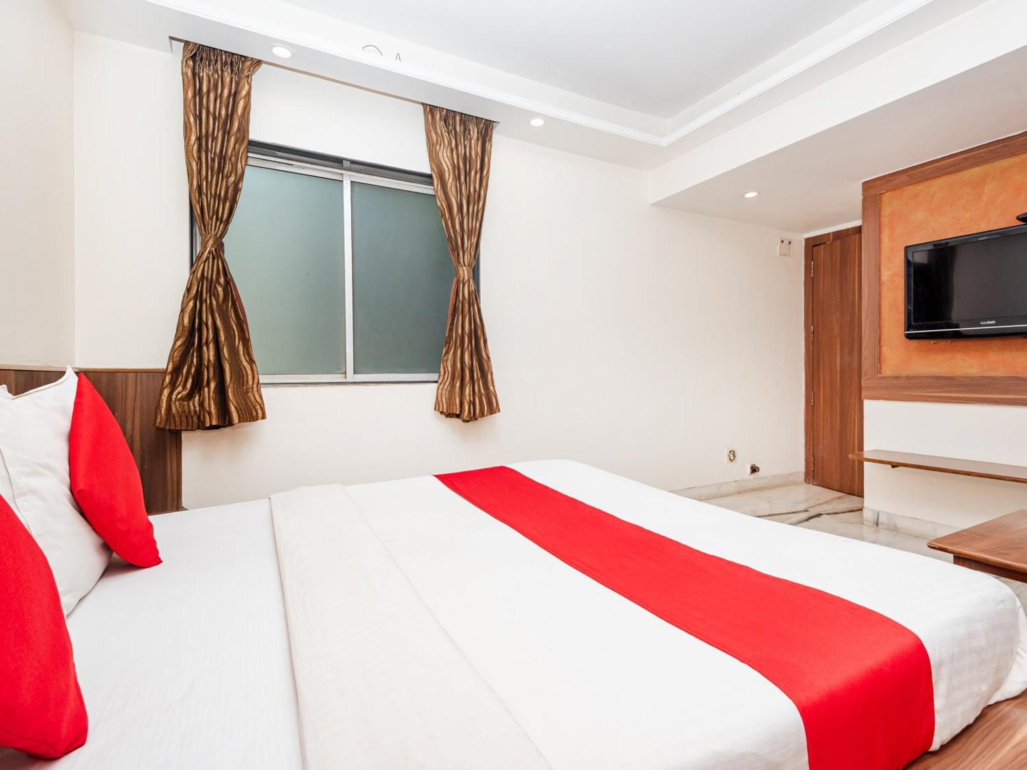 Hotel Balwas 수라트 외부 사진