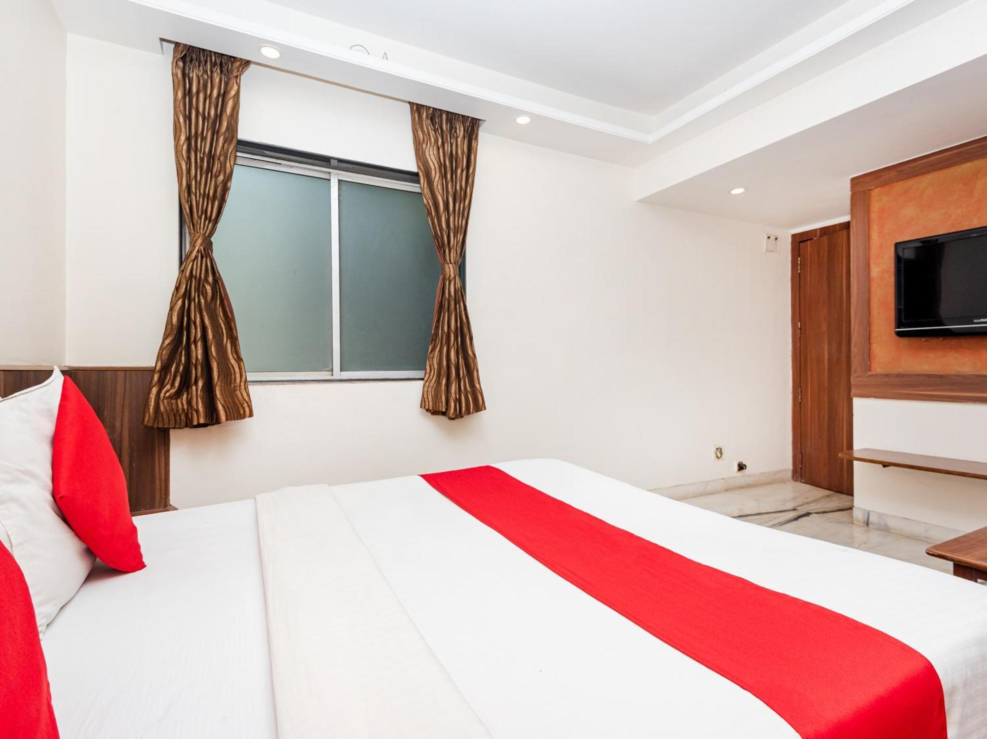 Hotel Balwas 수라트 외부 사진