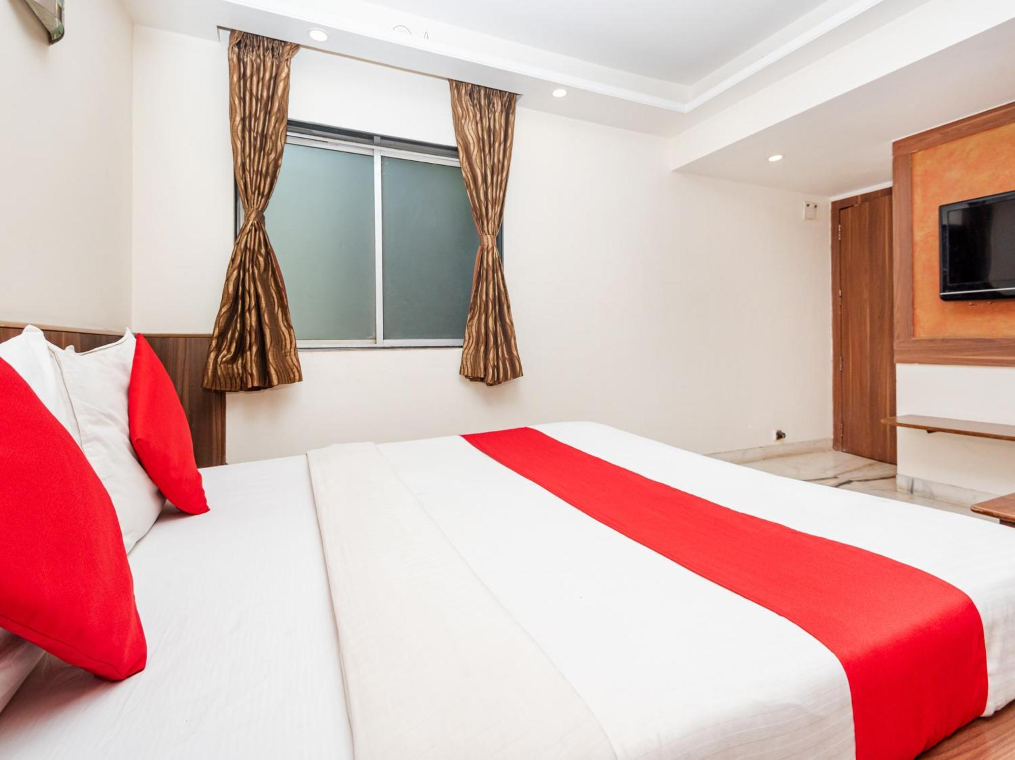 Hotel Balwas 수라트 외부 사진