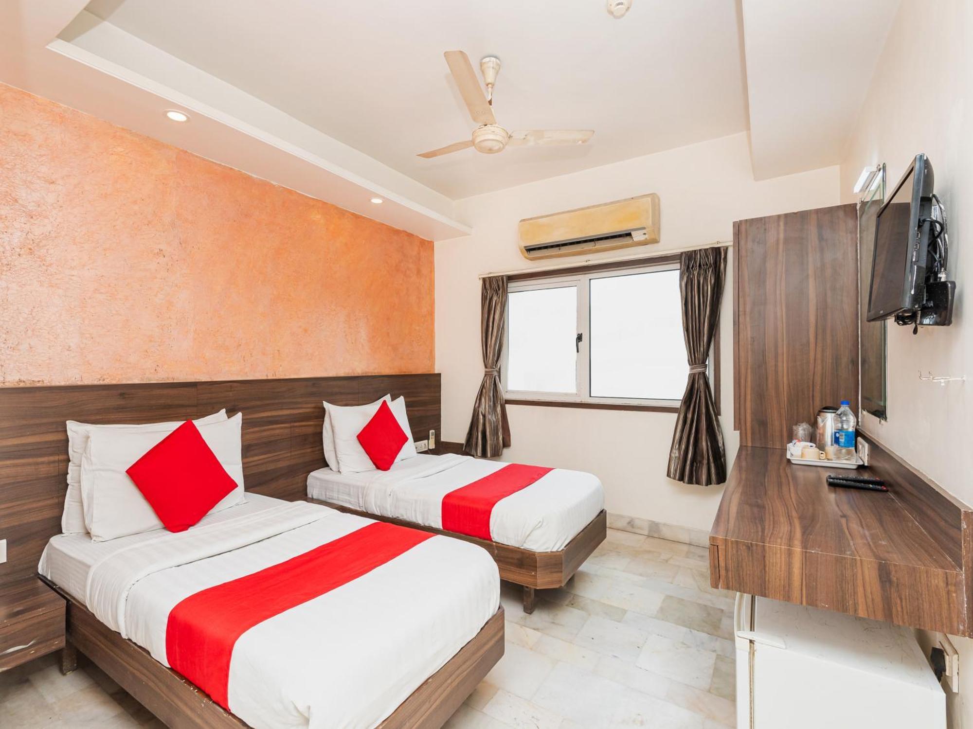 Hotel Balwas 수라트 외부 사진