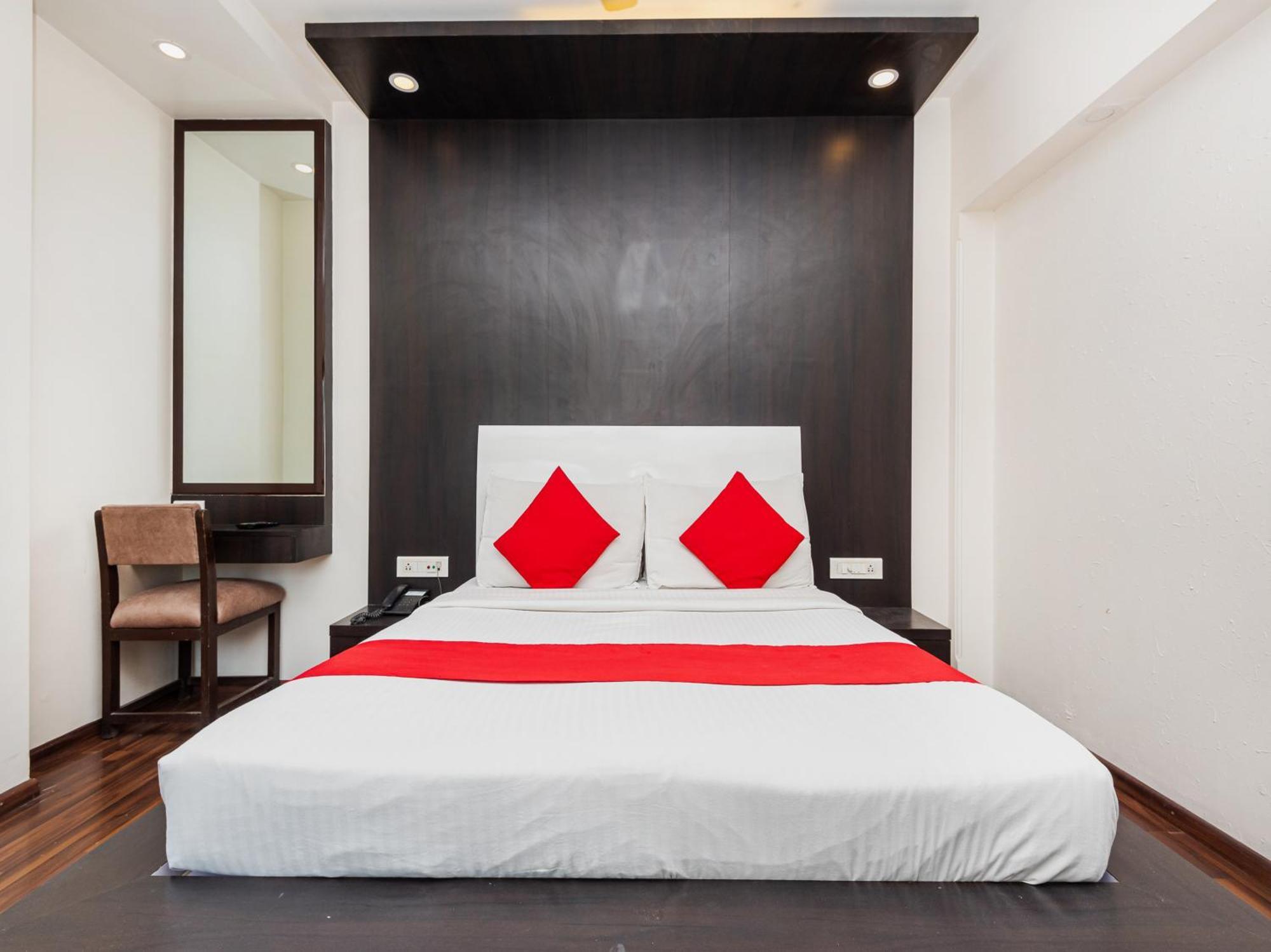 Hotel Balwas 수라트 외부 사진