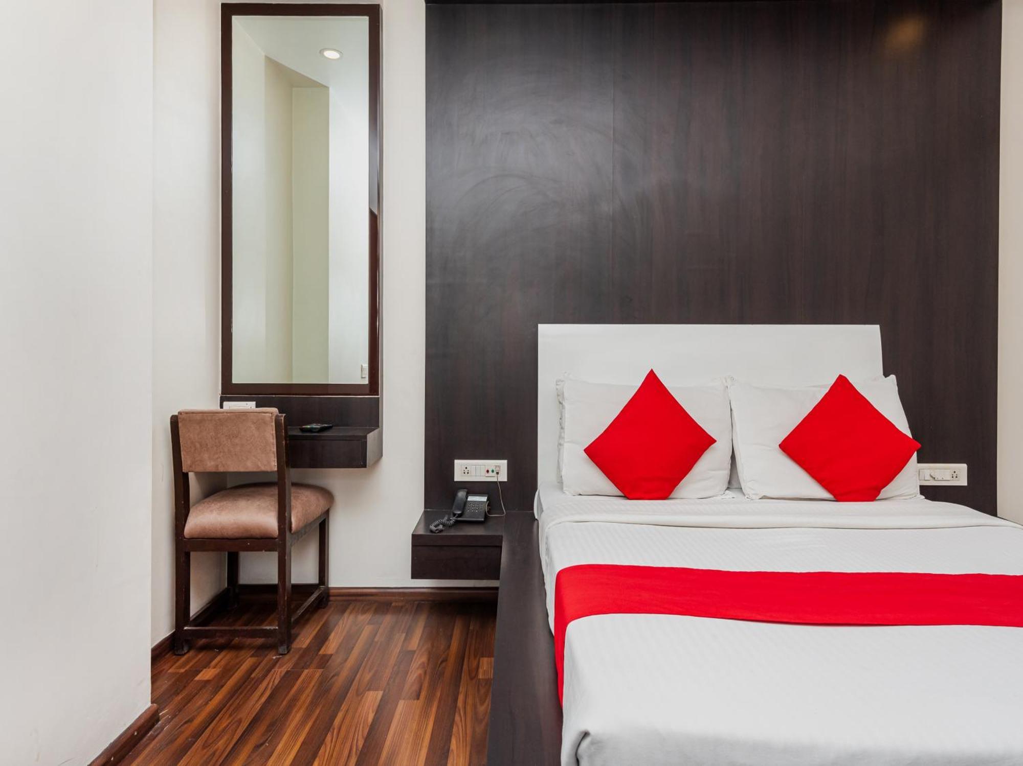 Hotel Balwas 수라트 외부 사진
