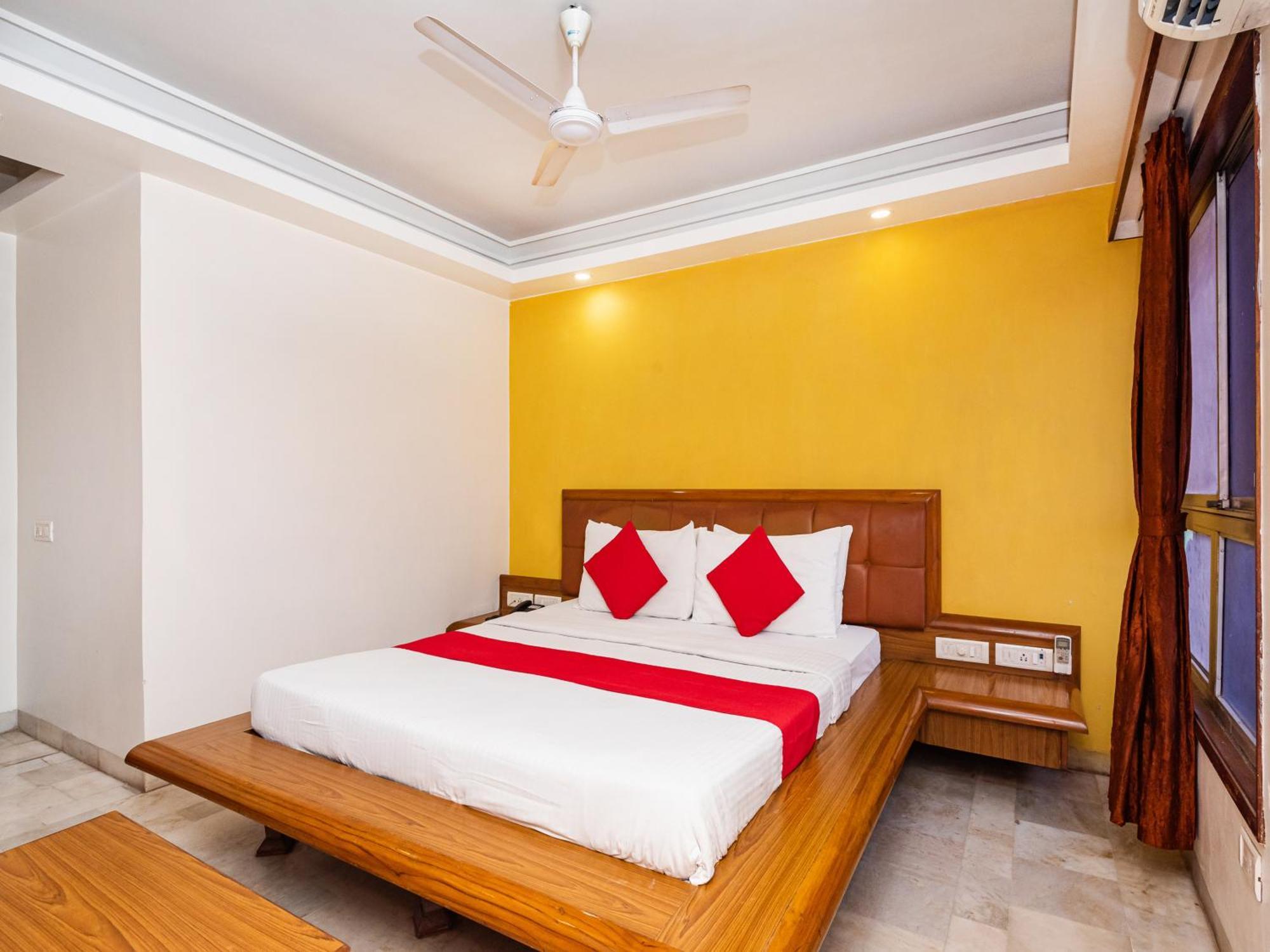 Hotel Balwas 수라트 외부 사진