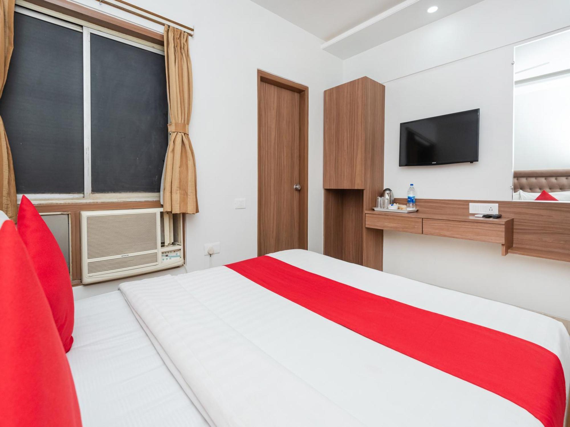 Hotel Balwas 수라트 외부 사진