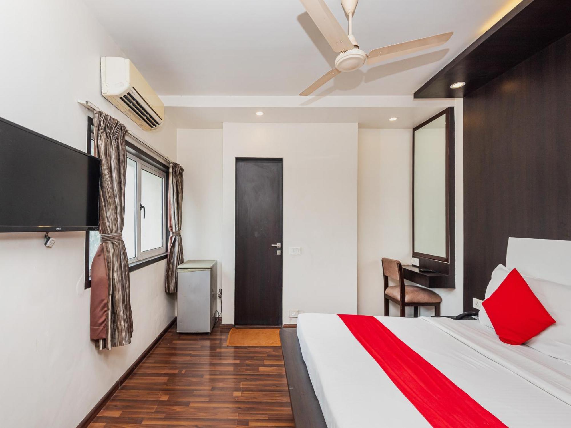 Hotel Balwas 수라트 외부 사진