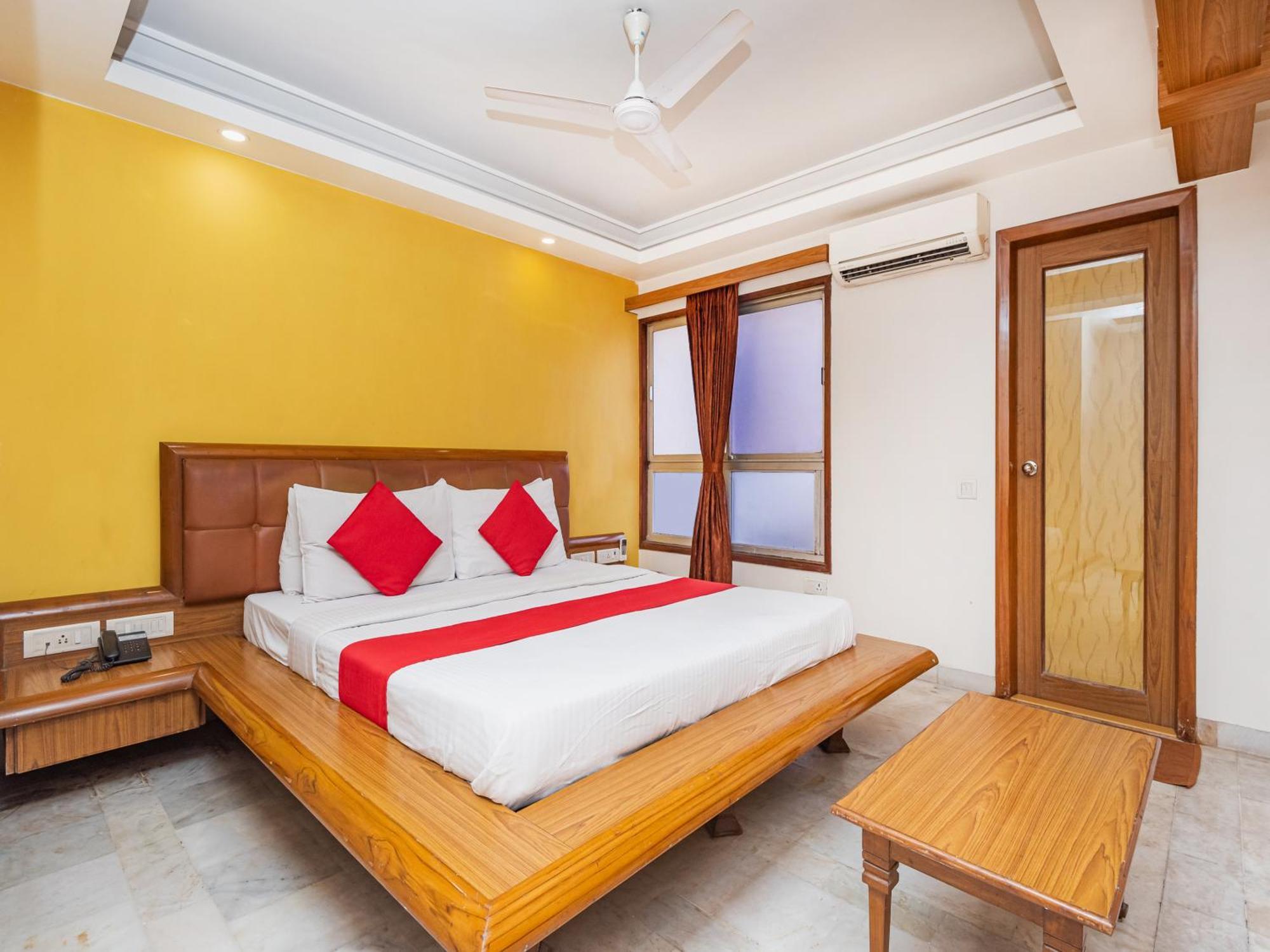 Hotel Balwas 수라트 외부 사진